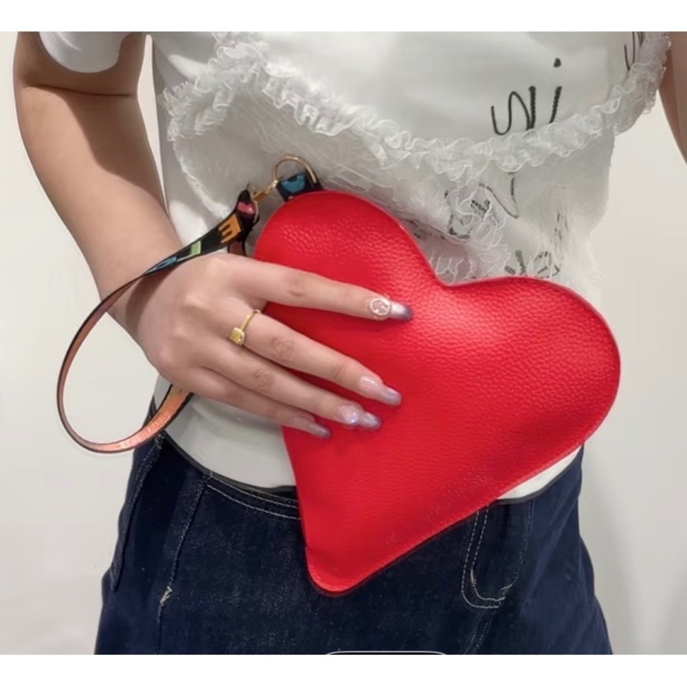 Heart Shaped Wristlet Pouch Women OS Red New Love Strap Clutch Bag